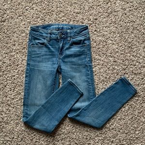 plain american eagle jeans in perfect condition